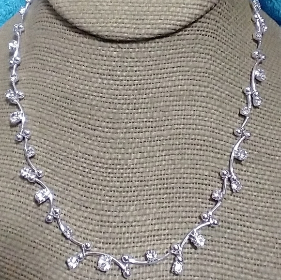 Jewelry - Elegant Silvertone Crystals Wavy Necklace with Crystal Accents vintage